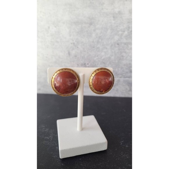 Vintage Desert Red Plastic Cabochon Clip-on Earrings - Picture 6 of 10